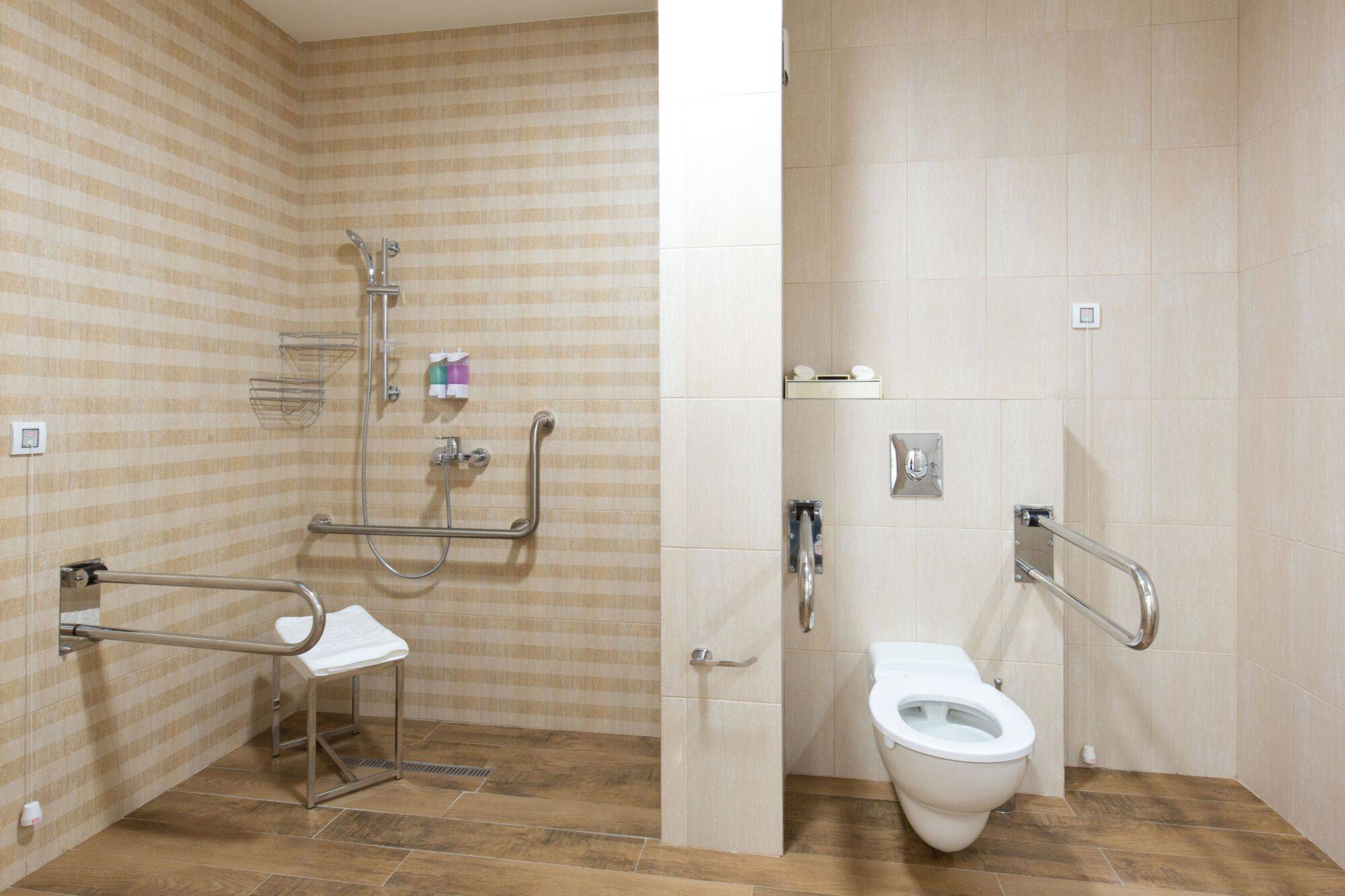 SALLE BAIN PMR | GB Baticenter Rénovation et aménagement de salle de bain clé en main à Rohrbach-lès-Bitche près de Forbach Bitche 2