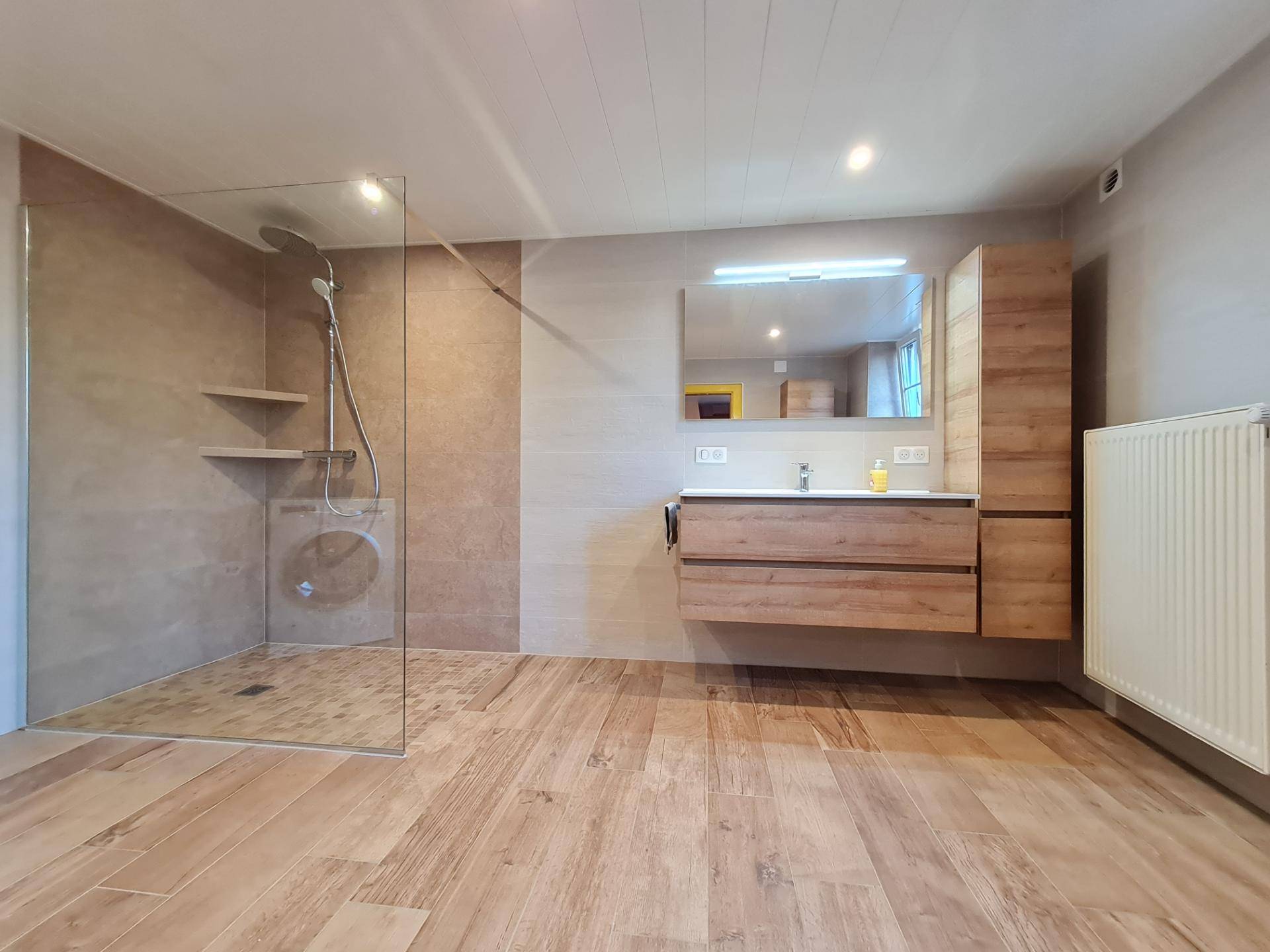 Comment choisir les couleurs et les textures dans une salle de bain clé en main ? Niederbronn-les-Bains