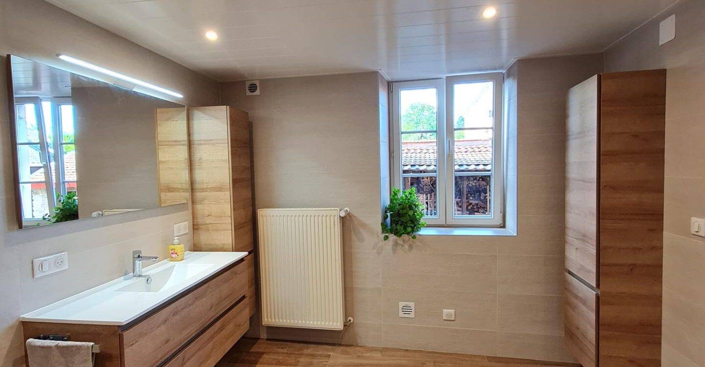 Quelle est l&#8217;importance de l&#8217;éclairage naturel dans la conception d&#8217;une salle de bain clé en main ? Niederbronn-les-Bains