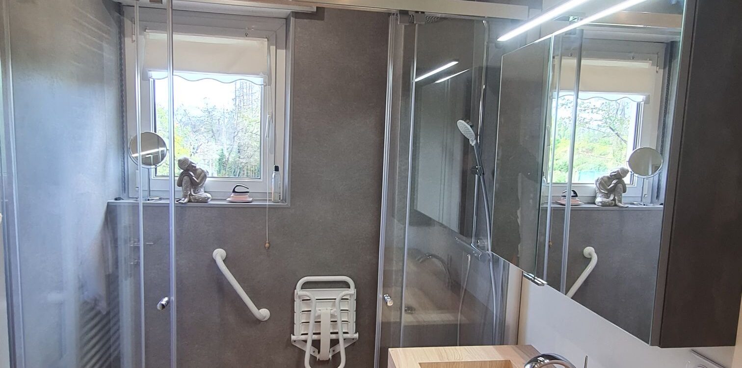 Pourquoi et comment adapter une salle de bain existante en salle de bain PMR ? Niederbronn-les-Bains