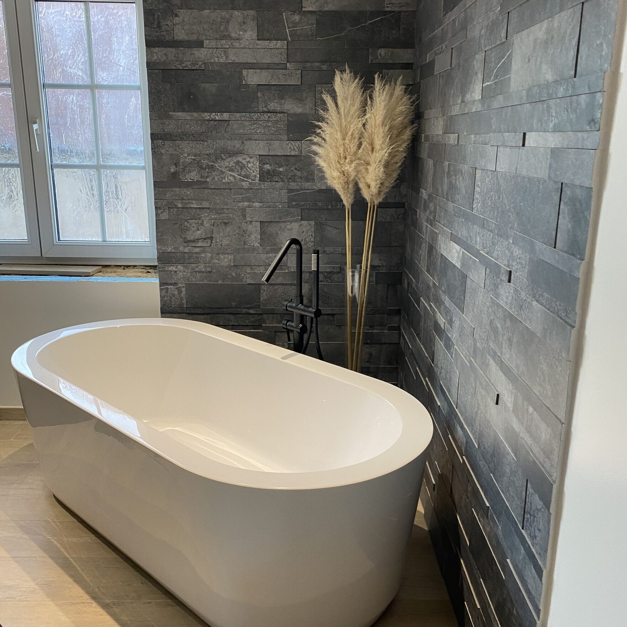 IMG_3783 1 2000X2000 | GB Baticenter Comment réparer et entretenir un carrelage brillant pour éviter les rayures et les ternissements ? Bitche