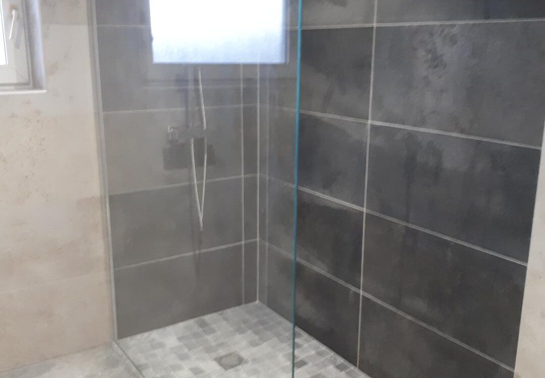 Quels mat&eacute;riaux choisir pour assurer l&rsquo;&eacute;tanch&eacute;it&eacute; de votre douche &agrave; l&rsquo;italienne ? Bitche