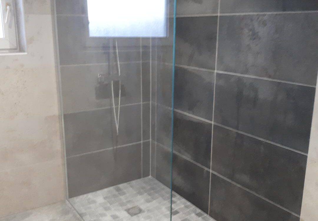 Quels matériaux choisir pour assurer l’étanchéité de votre douche à l’italienne ? Bitche