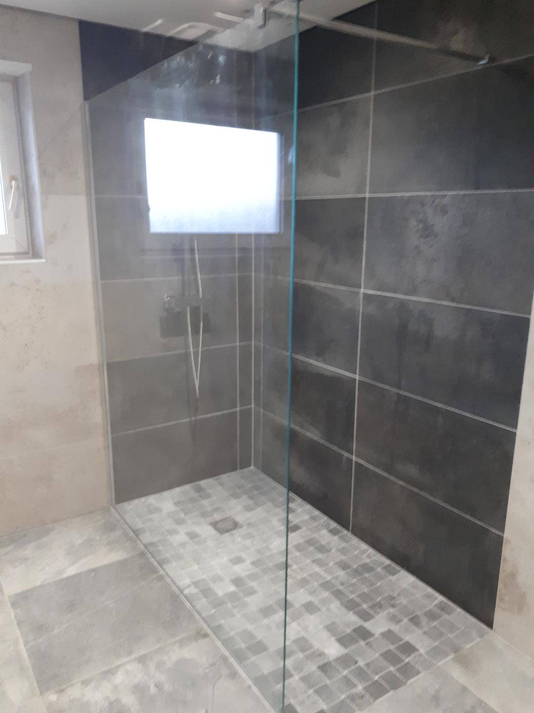 Quels matériaux choisir pour assurer l’étanchéité de votre douche à l’italienne ? Bitche