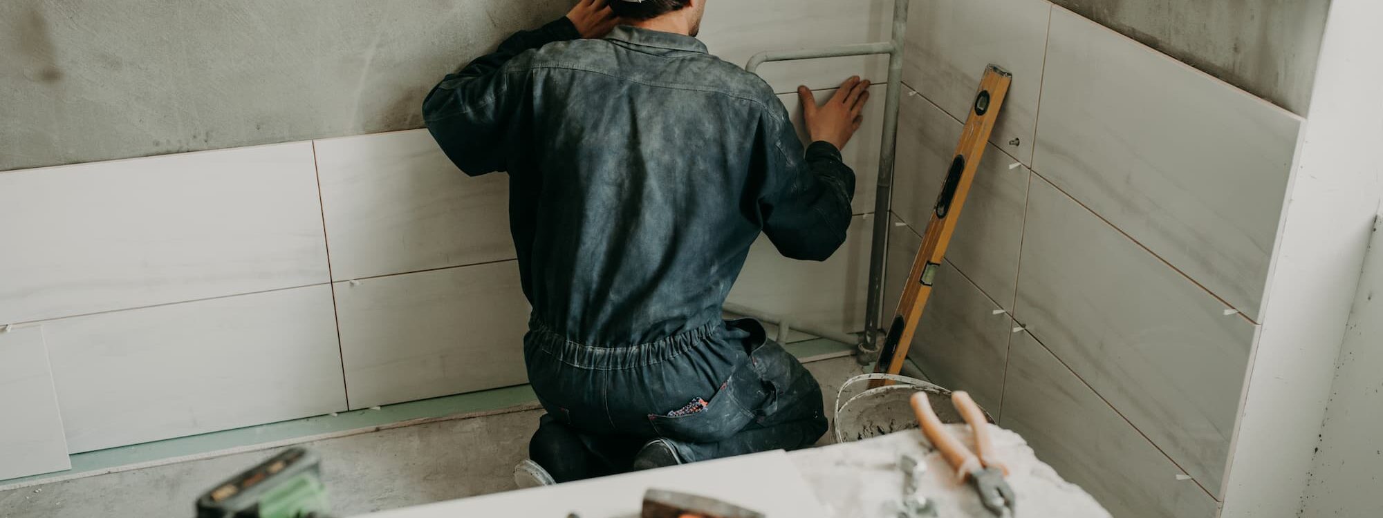 Carrelage grand format : comment &eacute;viter les erreurs de d&eacute;coupe ? Bitche