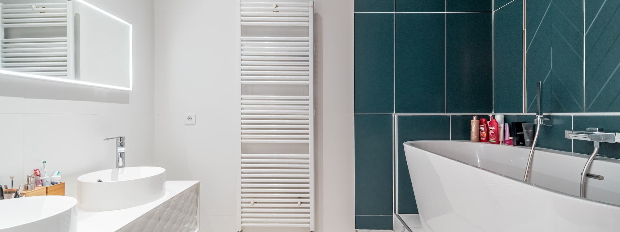 SALLE_DE_BAIN_MODERNE 2000X750 | GB Baticenter Salle de bain moderne : quels équipements prévoir pour un confort thermique optimal ? Reichshoffen